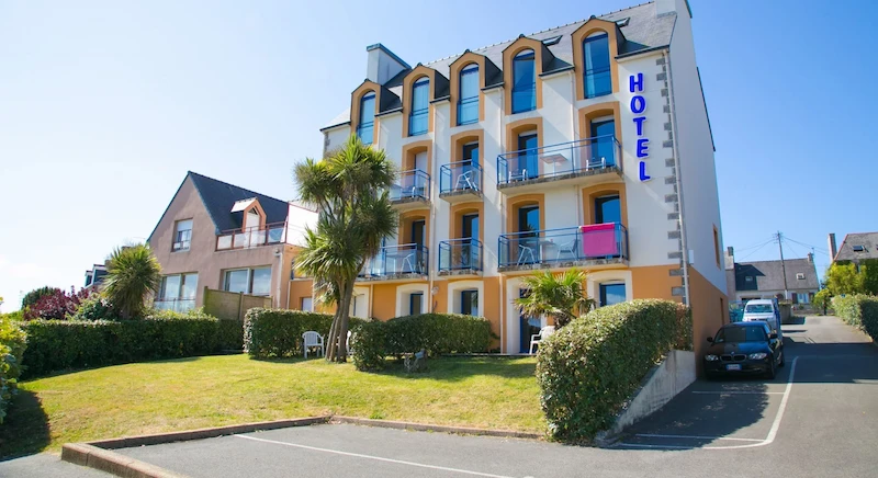 hotel-thalassa-spa-finistere-bretagne-camaret-sur-mer-crozon-residence-appartement-bellevue-camaret-jardin-1
