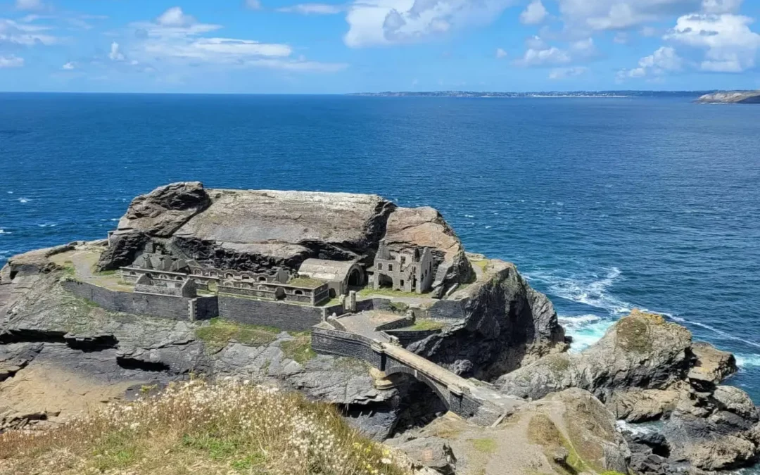 Fort des Capucins : comment le visiter en sécurité et profiter de la presqu’île de Crozon